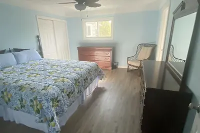 Escape the hustle and bustle Breathtaking Lake Erie Retreat located on Strip