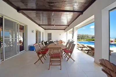 Image de Allamanda Beachfront  Full Service => 4h\/day maid service & 3 meals chef \/day