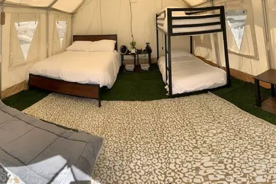 Victor-amazing glamping experience-Middletown Ny