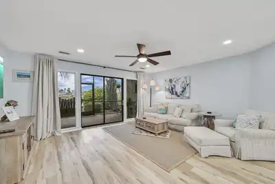 Image de Villa in Destin, Fl- walking distance to the beach!