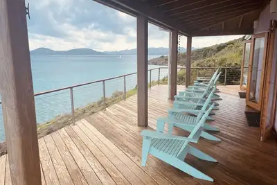 Image de Tavolara - Fabulous waterfront villa in Jvd