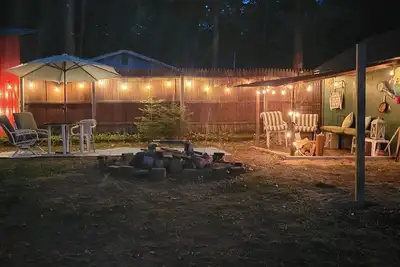 Image de Hoots Nest casual cottage -private firepit nights, close to small towns & lakes!