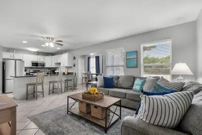 Image de 2026 Specials • Cozy Family Condo • Kid & Pet Friendly • 3 Pools & PickleBall
