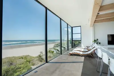 Forest Edge Beach House: New Oceanfront Luxury