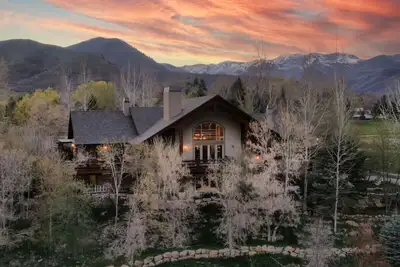 Image de Luxury Midway Mountain Chalet-Nr Park City, Hot tub