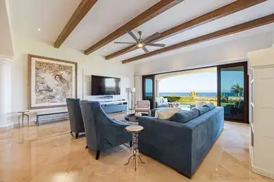 Image de TheNest. Oceanview condo with access to infinity pool and jacuzzi