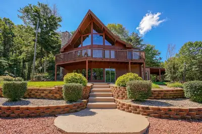 Image de Bobcat Ridge~Hottub, Arcade, Clubhouse, Foosball on 11 Wooded Acres