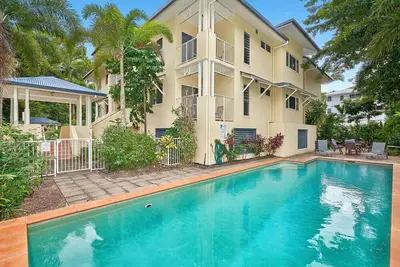 Image de 3 Bedroom Beachfront Apartment at Clifton Beach