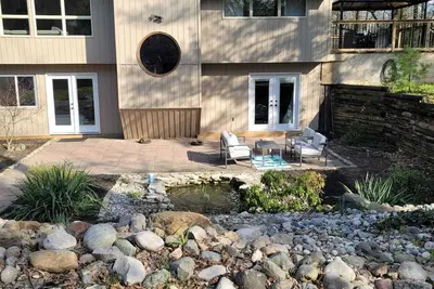 Image de Cozy and Modern Cottage with hot tub and outdoor sauna