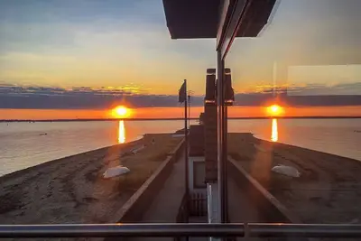 Image de 4 chambres à coucher à Point Clear Bay