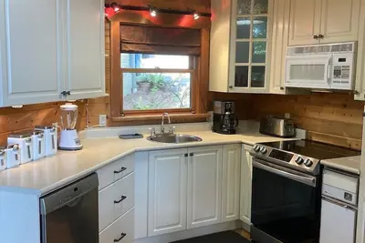 Image de Shawnigan Lake Waterfront Cottage