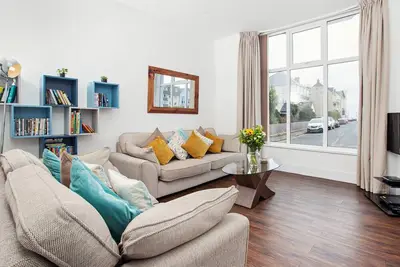 Image de 2 chambres à coucher à Tenby