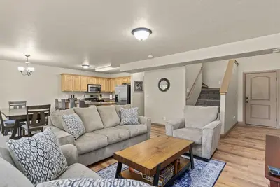 Willow Park House on Fairway Ln