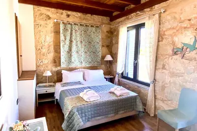 4 min. drive to the beach! Spacious cozy family holiday home
