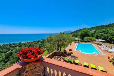 Image de Villa Mediterraneo - Cinq Chambres Villa, Couchages 12