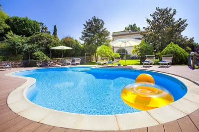 Image de Villa Minette - Cinq Chambres Villa, Couchages 9