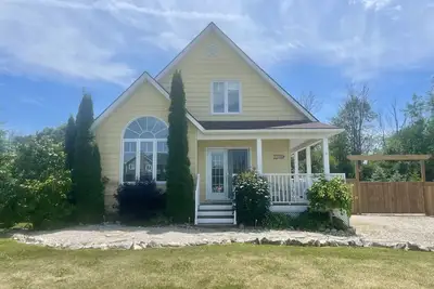 Image de Stunning Cape Cod Style Cottage, Huron County