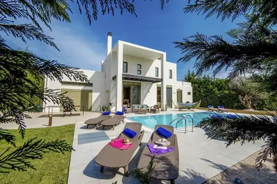 Image de Villa Sappho - Quatre Chambres Villa, Couchages 8