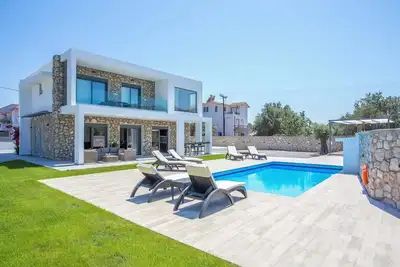 Image de Villa Sugar Cube - Quatre Chambres Villa, Couchages 8