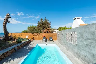 Image de Villa Pefkos - Trois Chambres Villa, Couchages 8