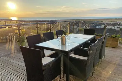 Image de 4 chambres à coucher à Westward Ho!