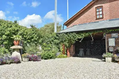 Image de 5 chambres à coucher à East Burton, near Wareham