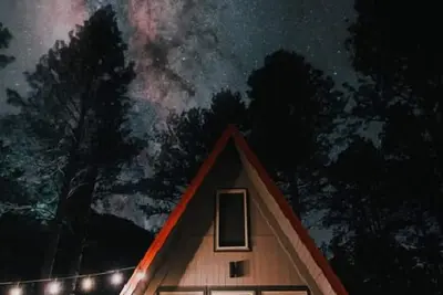 Image de A- Frame Cabin @ Field Trip Nm