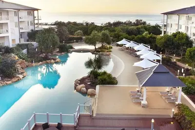 Image de Mantra on Salt Beach Resort - Oceanview Studio Hotel Room by uHoliday
