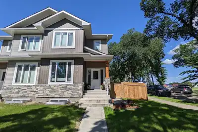 Image de New Cozy Three Bedroom Home Close to the River Valley