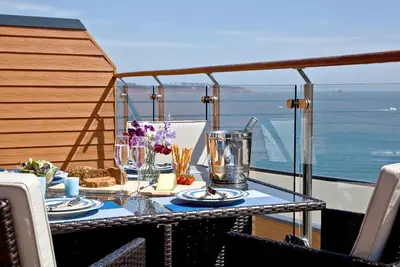 Image de 2 chambres à coucher à Brixham