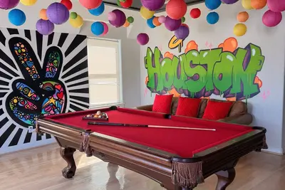 Image de Artsy, Unique, Cozy ★ Rooftop Terrace ★ Pool Table