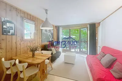 Image de 2 pièces** - 4 couchages - Centre village - Proche pistes