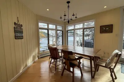 Image de Spacious Lakeside Cottage on beautiful Mary Lake - Muskoka, Huntsville