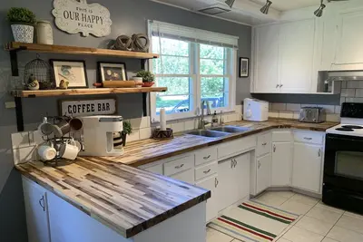 Image de 1 Mile to Leech Lake -  Private Farmhouse- Great Location and Setting!