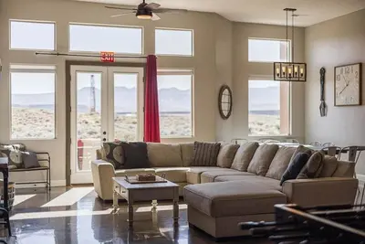 Image de Cast Away Your Worries at the Lake House