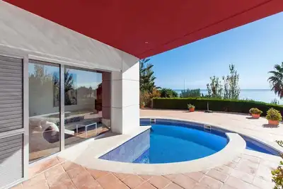 La Meva Lluna, Luxury villa on the beachfront with pool