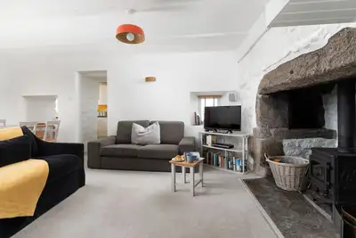 Image de Little Gwenver - character Cornish cottage above stunning beach, dog friendly