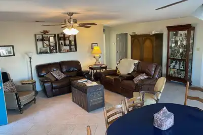 Image de Tranquill Cabin on Edge of Town (Pet Friendly)