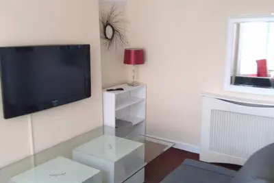 Image de Quality two bedroom Apartment with partial seaview