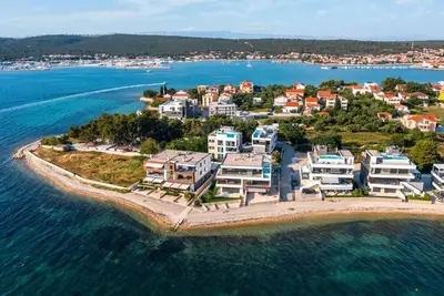 Image de Crystal Holiday Residence - Two-Bedroom Apartment near the Sea