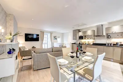 Image de Number 19 - Deux Chambres Maison, Couchages 4