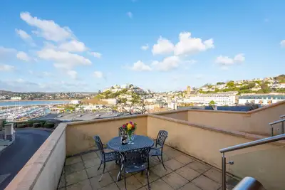 Image de Riviera - Trois Chambres Maison, Couchages 6