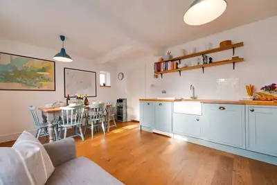 Image de Victoria Cottage - Trois Chambres Maison, Couchages 6