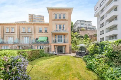 Image de 10 Riviera - Quatre Chambres Maison, Couchages 5