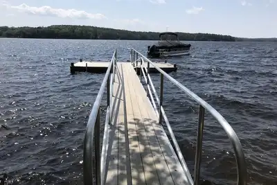 Image de Damariscott lakefront cottage sleeps 8 amazing sunsets