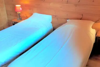 Image de Chalet, 350m du centre station, piscine, sauna, terrasse, cheminée ou poêle à bois, télévision, 56m²