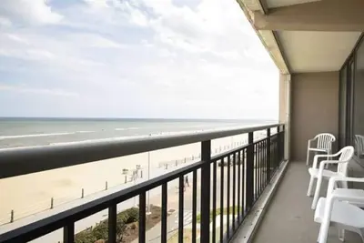 Image de Four Sails Resort Oceanfront condo with Oceanfront & City View Balconies
