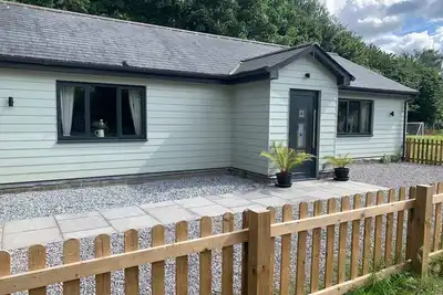 Image de Bungalow-Moderne-Salle de bain privée séparée-Vue sur la campagne
