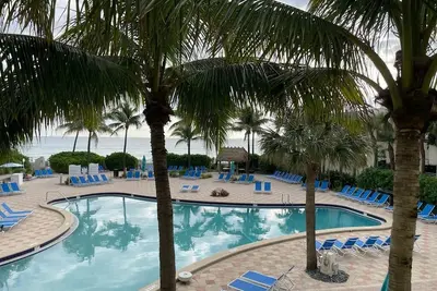 Image de Lovely 2 bedroom with side ocean view