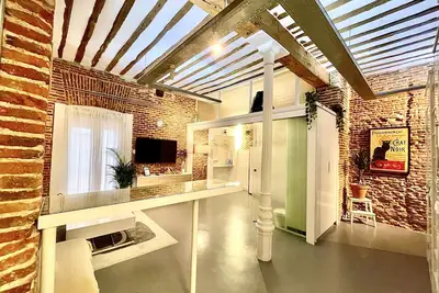 Image de Red brick loft sleeps 6-8 Lavapies Heart